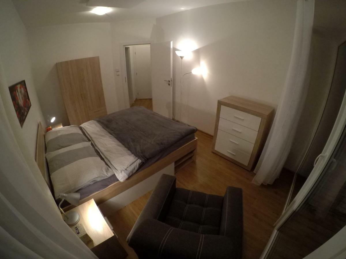 Apartman Reggie - Пец под Снежко Екстериор снимка